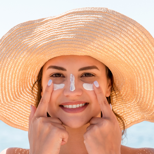 Belleza natural en vacaciones: cómo lucir bella y sentirte radiante con lo mínimo de maquillaje y skincare