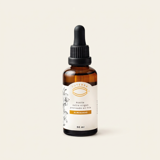 Aceite de Almendras Dulces con fondo marfil