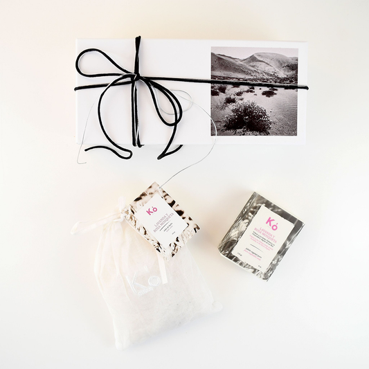 Pack de Regalo Tara: 1 Jabón Kó 110g + 1 Sal Kó 300g Lavanda y Rosa Mosqueta